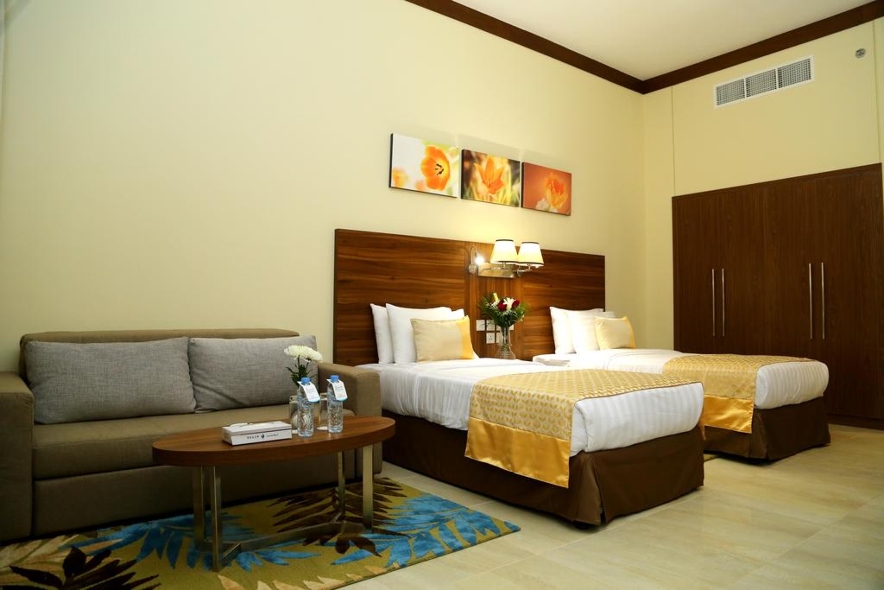 Tulip Al Barsha Hotel Apartment Dubai Exterior foto